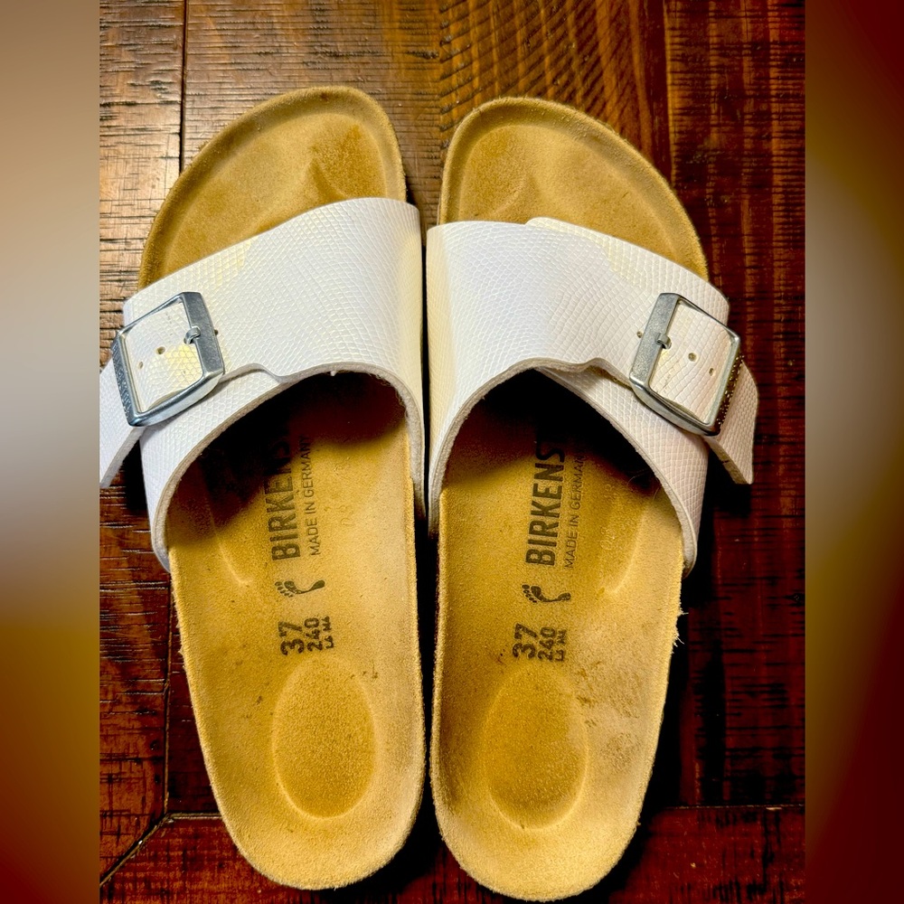 Catalina BS
Birko-Flor Embossed - Shiny Lizard White